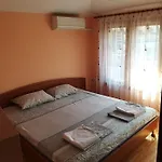 гр.бургас кв.сарафово 公寓 *