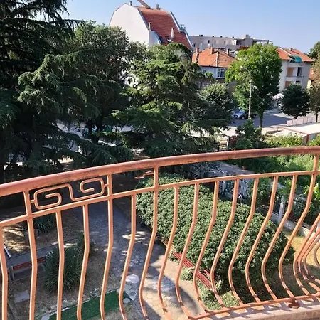 гр.бургас кв.сарафово *